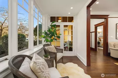 5027 8th Avenue NE, Seattle, WA 98105 - Photo 4