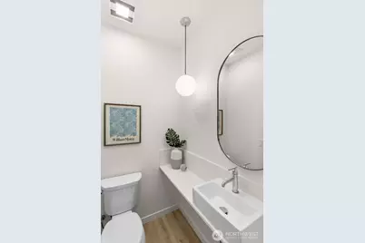 8335 D 12th Avenue NW, Seattle, WA 98117 - Photo 18