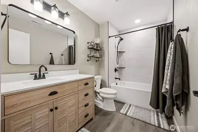 8209 209th Avenue Ct E, Bonney Lake, WA 98391 - Photo 16