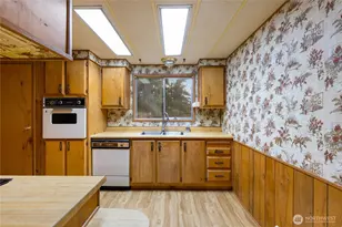 802 Hazzle Ct, Coupeville, WA 98239 - Photo 14