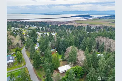 802 Hazzle Court, Coupeville, WA 98239 - Photo 2