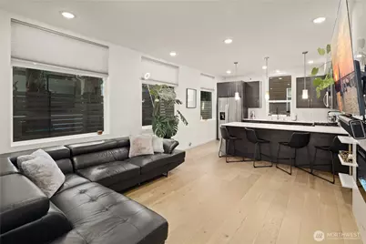 9242 A 17th Avenue SW, Seattle, WA 98106 - Photo 8