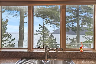 736 Tillamuk Drive, La Conner, WA 98257 - Photo 12