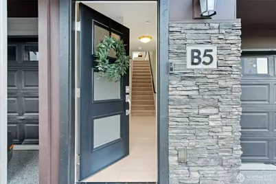 15720 Meadow Road #B5, Lynnwood, WA 98087 - Photo 2