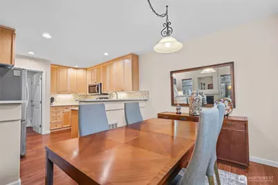 562 Elma Avenue NE, Renton, WA 98059 - Photo 18