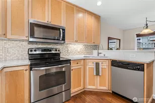 562 Elma Ave NE, Renton, WA 98059 - Photo 14