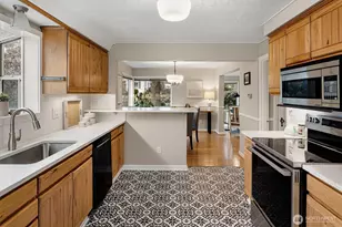 8060 Dibble Ave NW, Seattle, WA 98117 - Photo 10