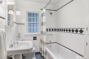 8060 Dibble Ave NW, Seattle, WA 98117 - Photo 18