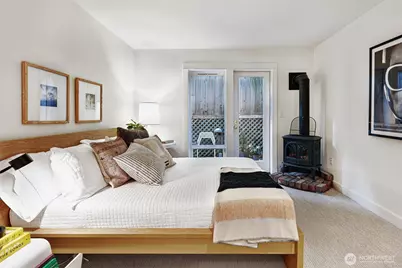 410 Malden Avenue E #B, Seattle, WA 98112 - Photo 24