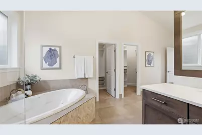 21801 SE 1st Street, Sammamish, WA 98074 - Photo 24