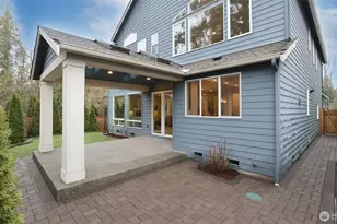 21801 SE 1st St, Sammamish, WA 98074 - Photo 32