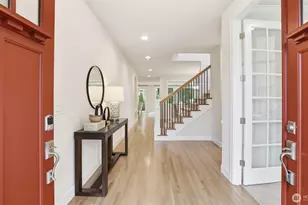 21801 SE 1st St, Sammamish, WA 98074 - Photo 4