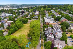 702 11th Ave E, Seattle, WA 98102 - Photo 14