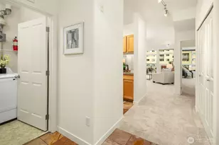 300 110th Ave NE, Bellevue, WA 98004 - Photo 26