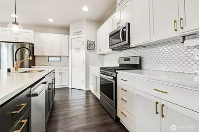 281 SW 97th Place, Seattle, WA 98106 - Photo 6