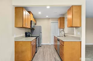 625 Jackson Ave N, Tacoma, WA 98406 - Photo 8