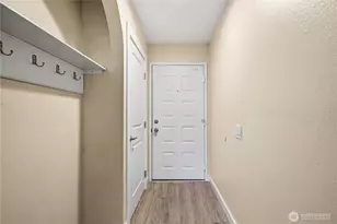 625 Jackson Ave N, Tacoma, WA 98406 - Photo 2