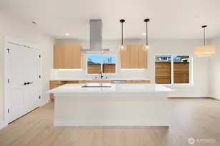 910 S 138th St, Burien, WA 98168 - Photo 6