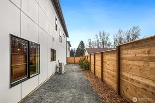 910 S 138th St, Burien, WA 98168 - Photo 22
