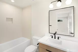 910 S 138th St, Burien, WA 98168 - Photo 12