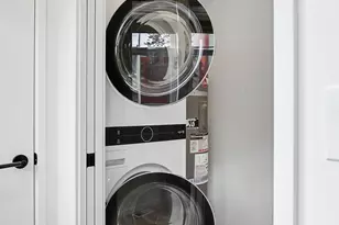 619 Federal Ave E, Seattle, WA 98102 - Photo 14