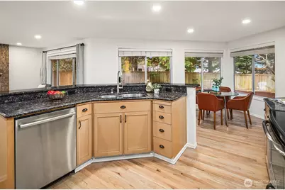 26224 SE 40th Street, Sammamish, WA 98029 - Photo 18