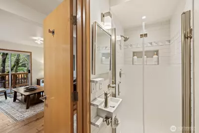 2710 NE 105th Street, Seattle, WA 98125 - Photo 18