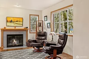 2710 NE 105th St, Seattle, WA 98125 - Photo 8