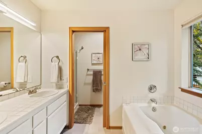 2710 NE 105th Street, Seattle, WA 98125 - Photo 22