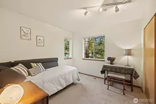 2710 NE 105th St, Seattle, WA 98125 - Photo 28