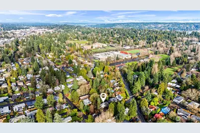 2710 NE 105th Street, Seattle, WA 98125 - Photo 2