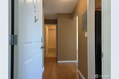 520 Maple Street #204, Edmonds, WA 98020 - Photo 6