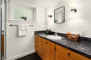 5027 8th Ave NE, Seattle, WA 98105 - Photo 30