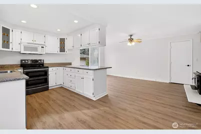 531 221st Street SW, Bothell, WA 98021 - Photo 12