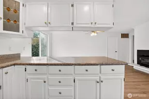 531 221st St SW, Bothell, WA 98021 - Photo 8