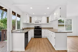 531 221st St SW, Bothell, WA 98021 - Photo 6