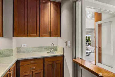 842 W Lake Sammamish Parkway SE, Bellevue, WA 98008 - Photo 10