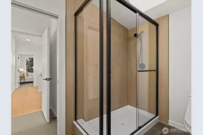 12834 Ashworth Avenue N, Seattle, WA 98133 - Photo 24