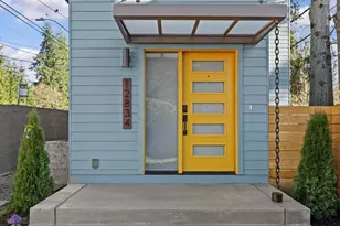 12834 Ashworth Ave N, Seattle, WA 98133 - Photo 2