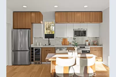 12834 Ashworth Avenue N, Seattle, WA 98133 - Photo 10