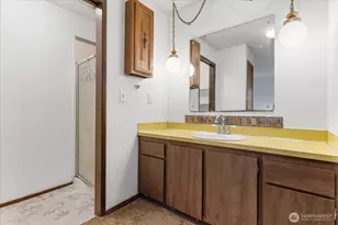 9256 Interlake Ave N, Seattle, WA 98103 - Photo 18