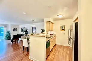 300 High School Rd NE, Bainbridge Island, WA 98110 - Photo 2