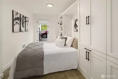 7439 Latona Avenue NE, Seattle, WA 98115 - Photo 18