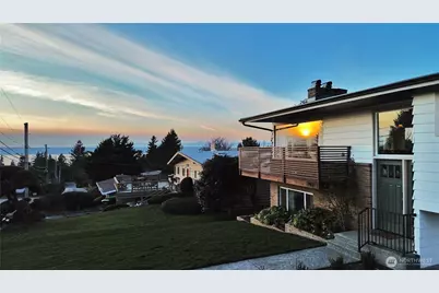 242 SW 186th Street, Normandy Park, WA 98166 - Photo 2