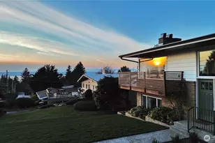 242 SW 186th St, Normandy Park, WA 98166 - Photo 2