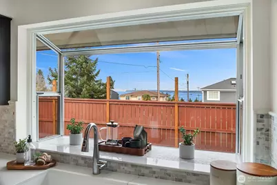 1719 Bailey Avenue, Everett, WA 98203 - Photo 16