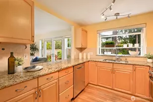 8222 38th Ave NE, Seattle, WA 98115 - Photo 12