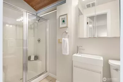 16042 Lake Hills Boulevard, Bellevue, WA 98008 - Photo 12