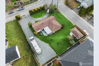 15928 56th Avenue W, Edmonds, WA 98026 - Photo 2