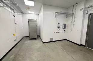 2021 Freeway Dr, Mount Vernon, WA 98273 - Photo 10